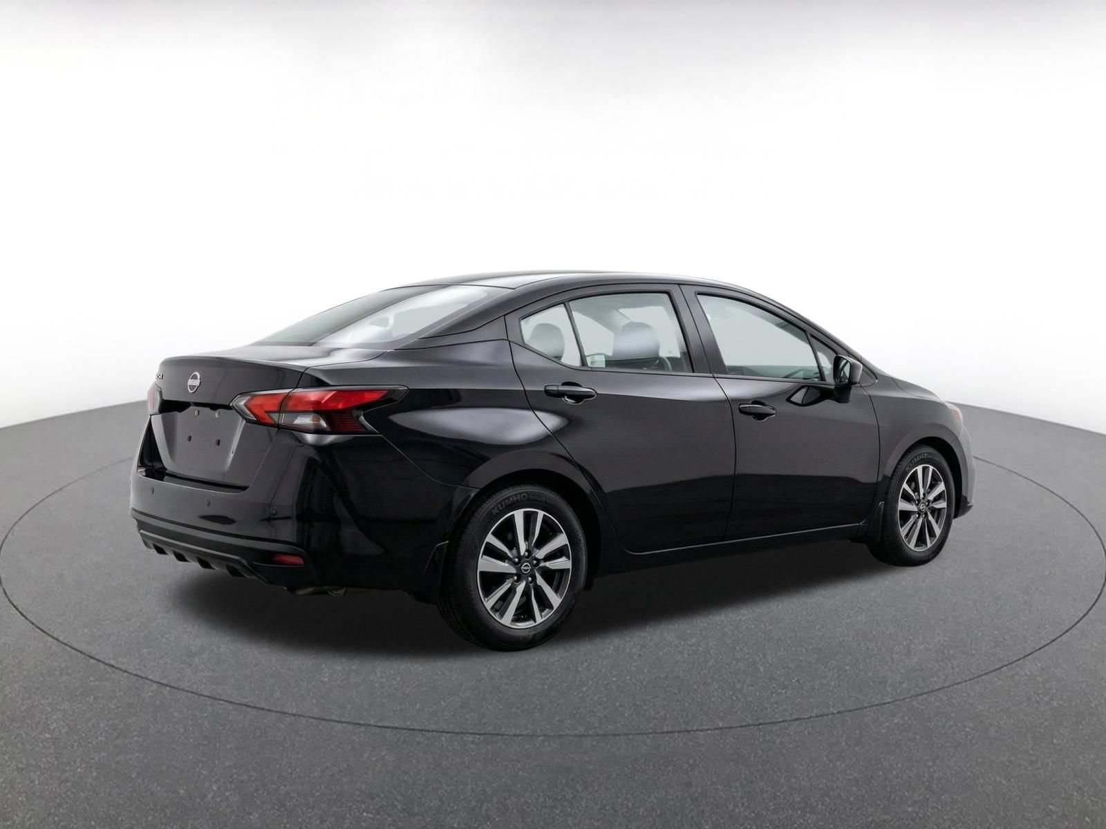 Used 2025 Nissan Versa SV FWD image 9