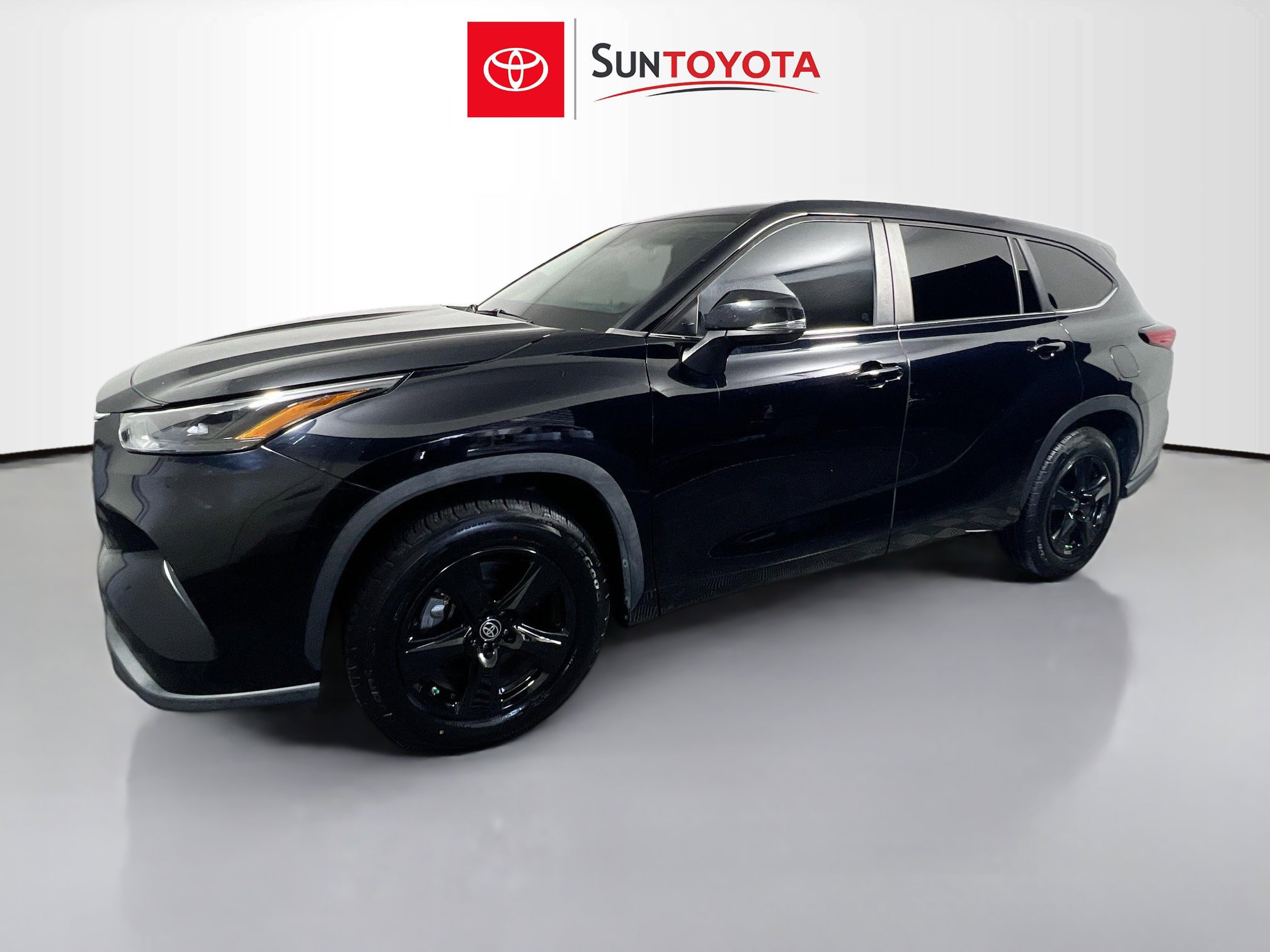 Used 2023 Toyota Highlander L FWD image 9