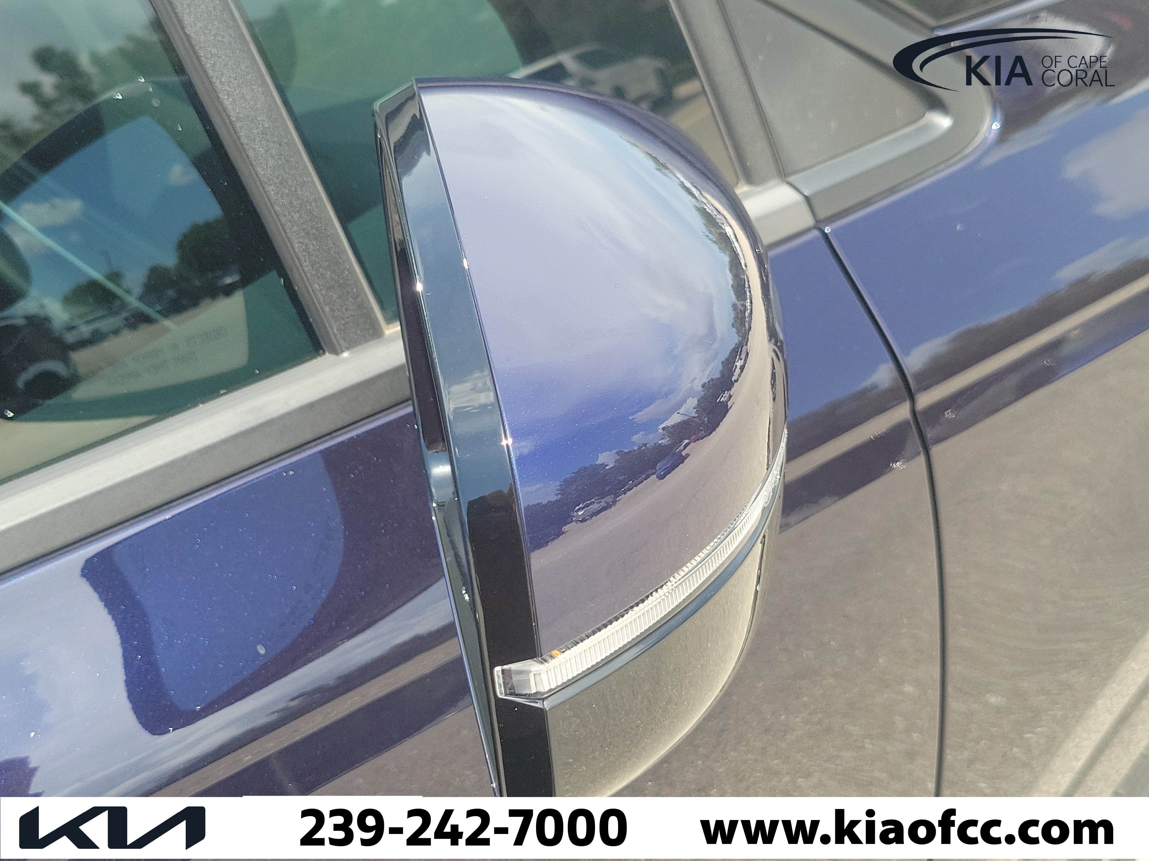 Certified 2025 Kia Carnival EX FWD image 8