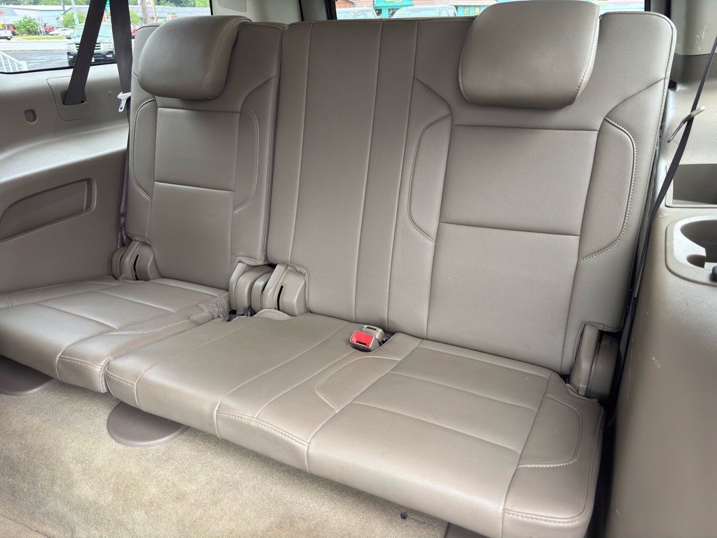 Used 2017 Chevrolet Suburban LT image 18