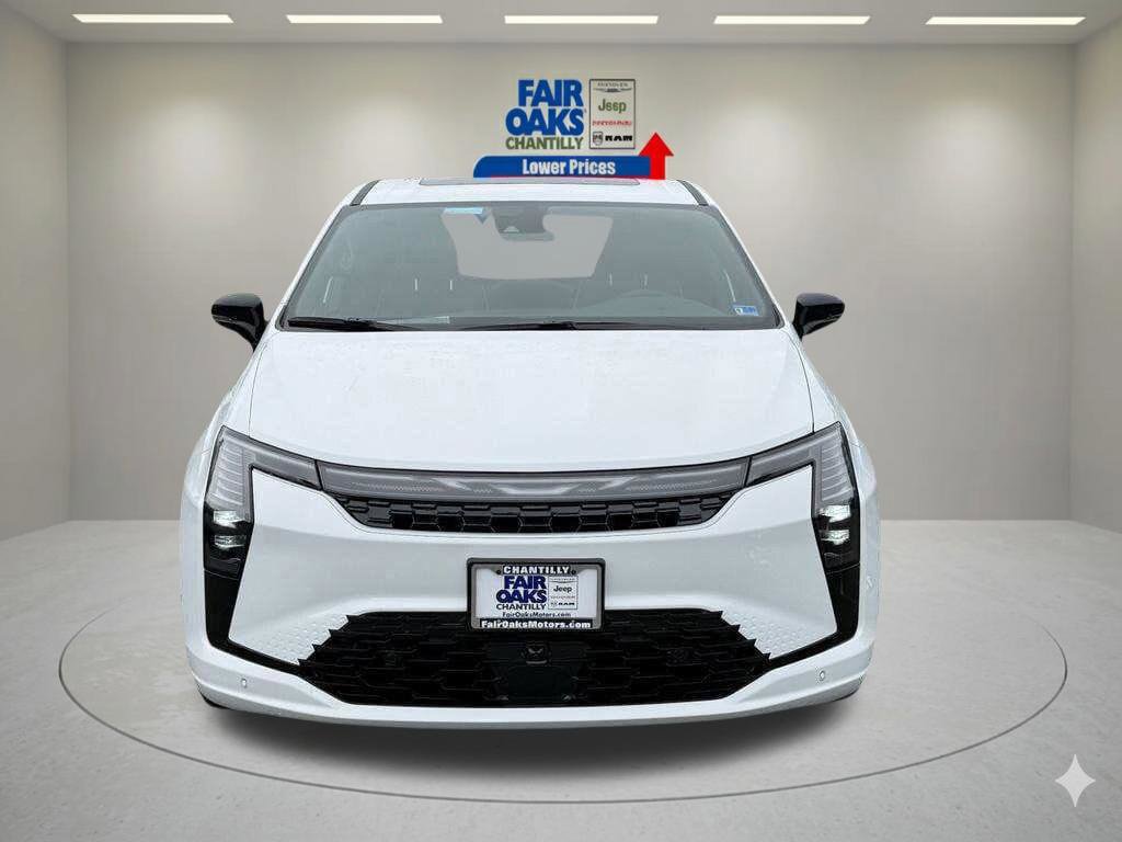 New 2027 Chrysler Pacifica Limited FWD image 2