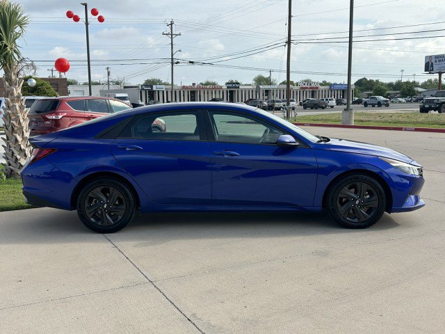 Used 2023 Hyundai Elantra SEL FWD image 6