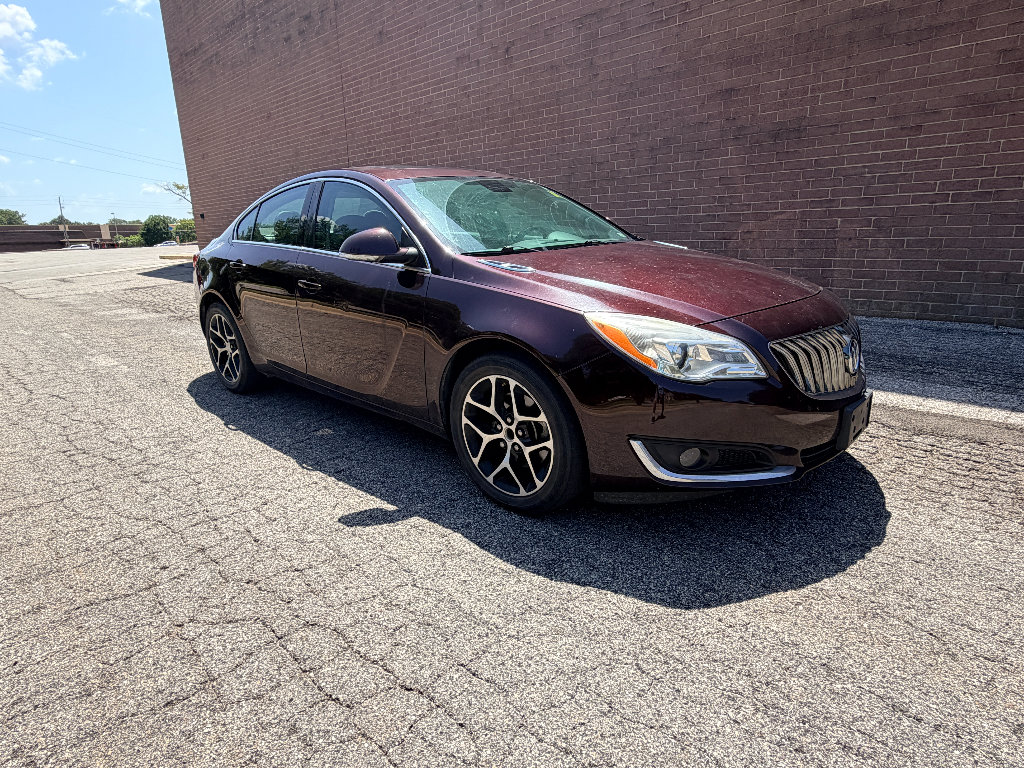 Used 2017 Buick Regal Sport Touring FWD image 7