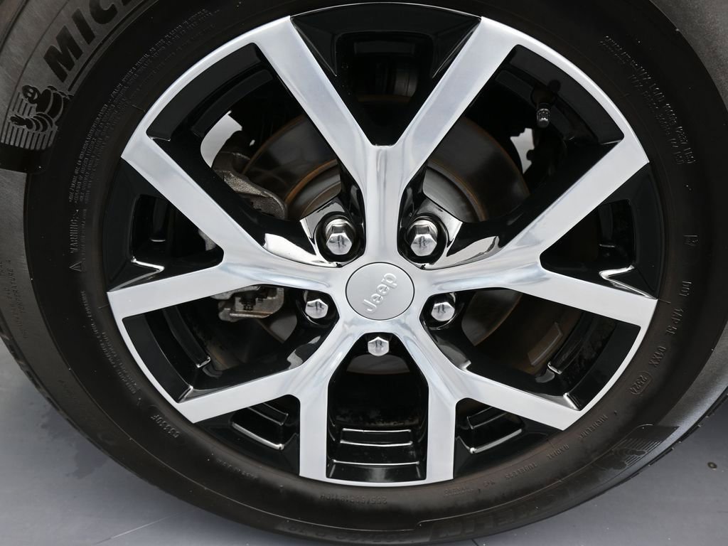 Used 2024 Jeep Grand Cherokee Limited RWD image 47