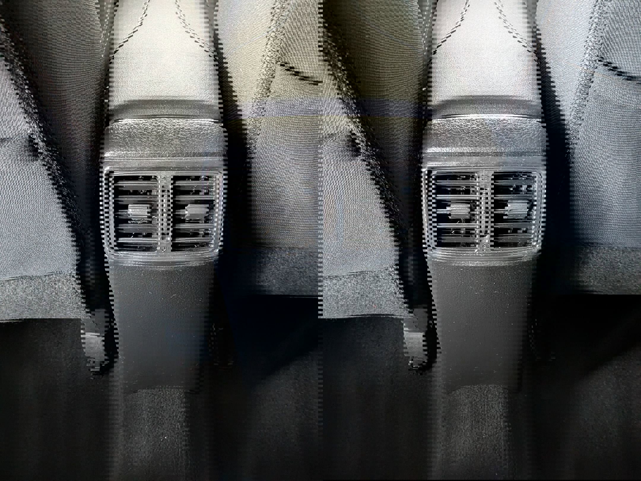 Used 2018 Nissan Rogue S image 27