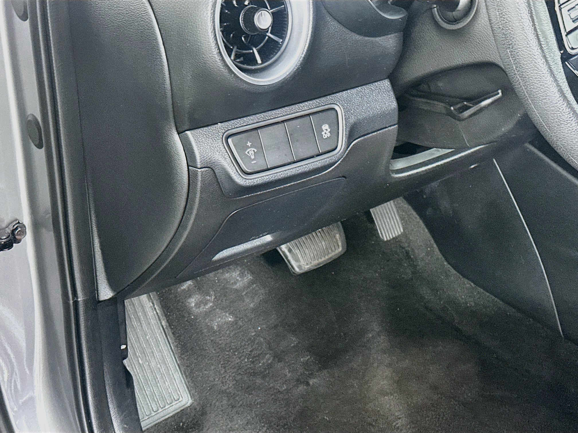 Used 2024 Kia Forte LXS FWD image 16