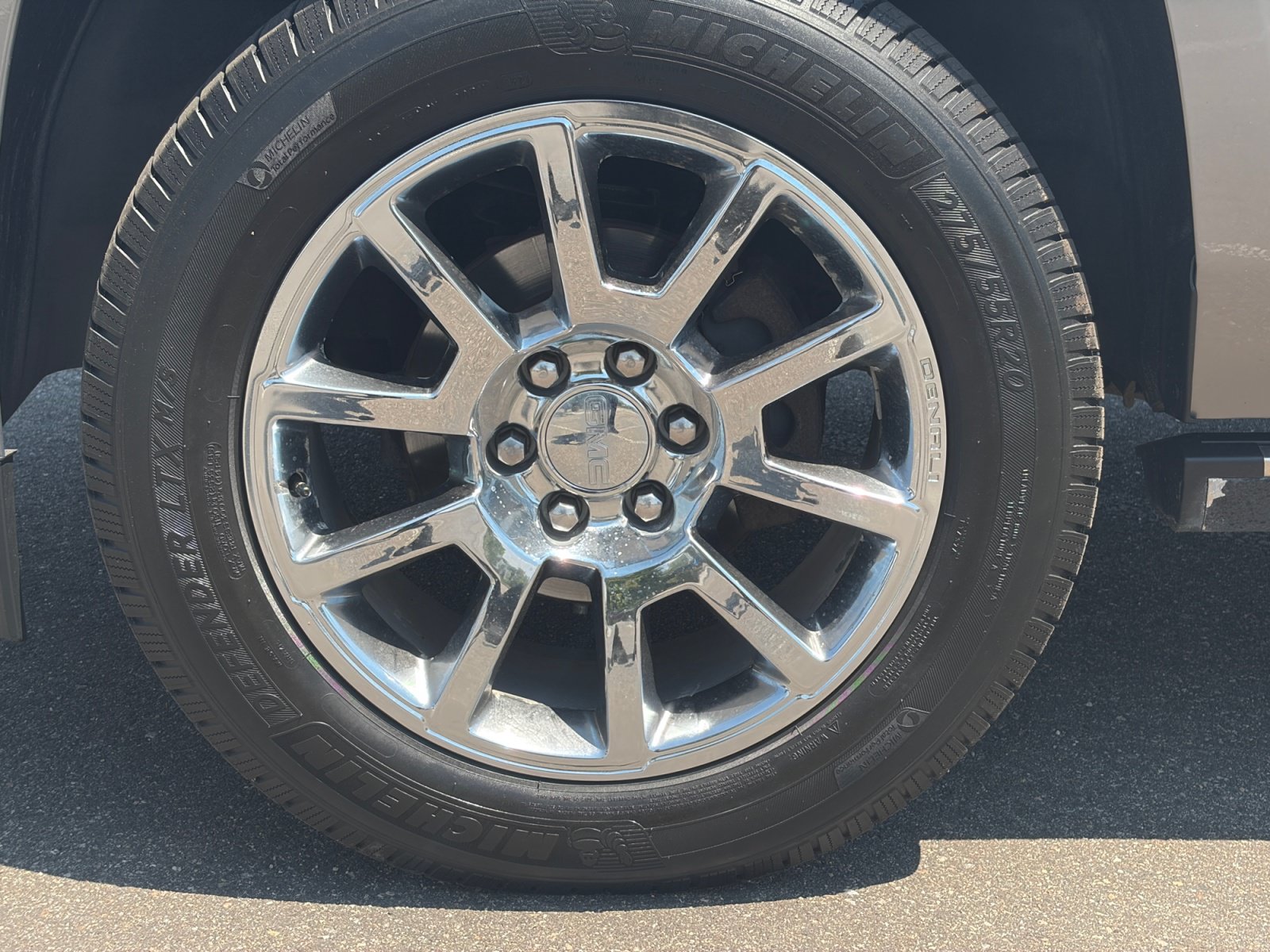 Used 2019 GMC Yukon Denali AWD/4WD image 12