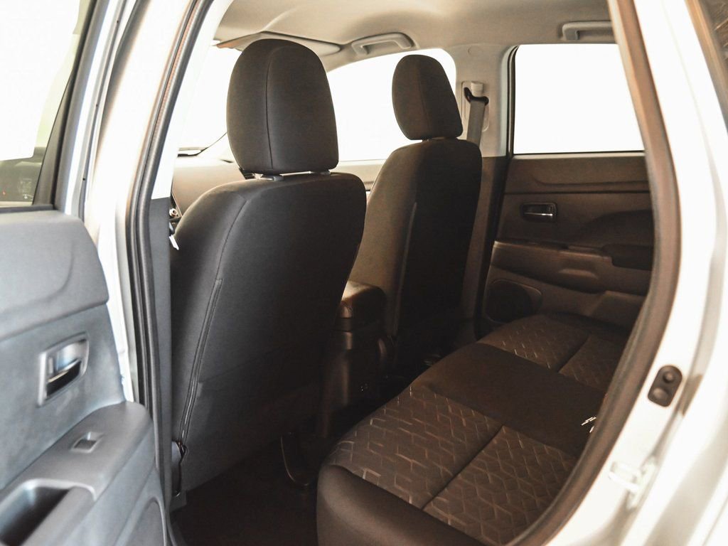 Used 2025 Mitsubishi Outlander Sport LE image 27