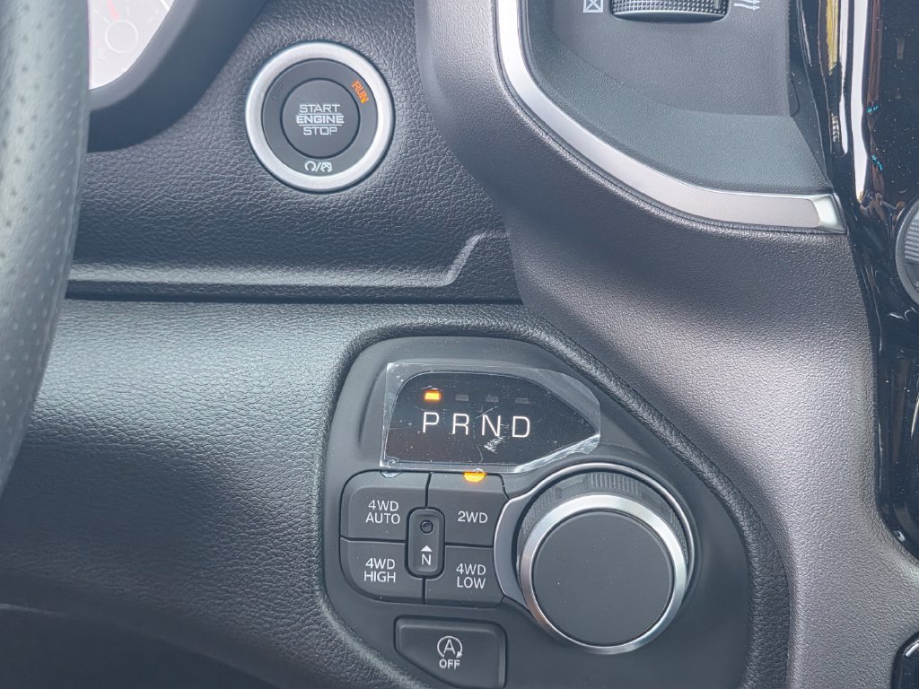 New 2026 RAM 1500 4x4 Crew Cab image 18