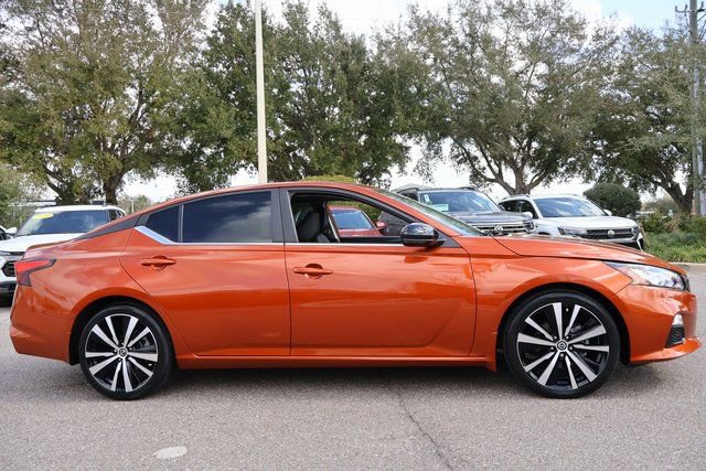 Used 2021 Nissan Altima 2.5 SR w/ SR Premium Package image 9