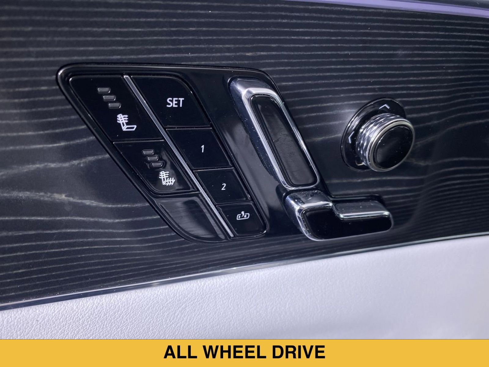Certified 2024 Cadillac Lyriq Luxury w/ LPO, Floor Liner Package AWD/4WD image 9
