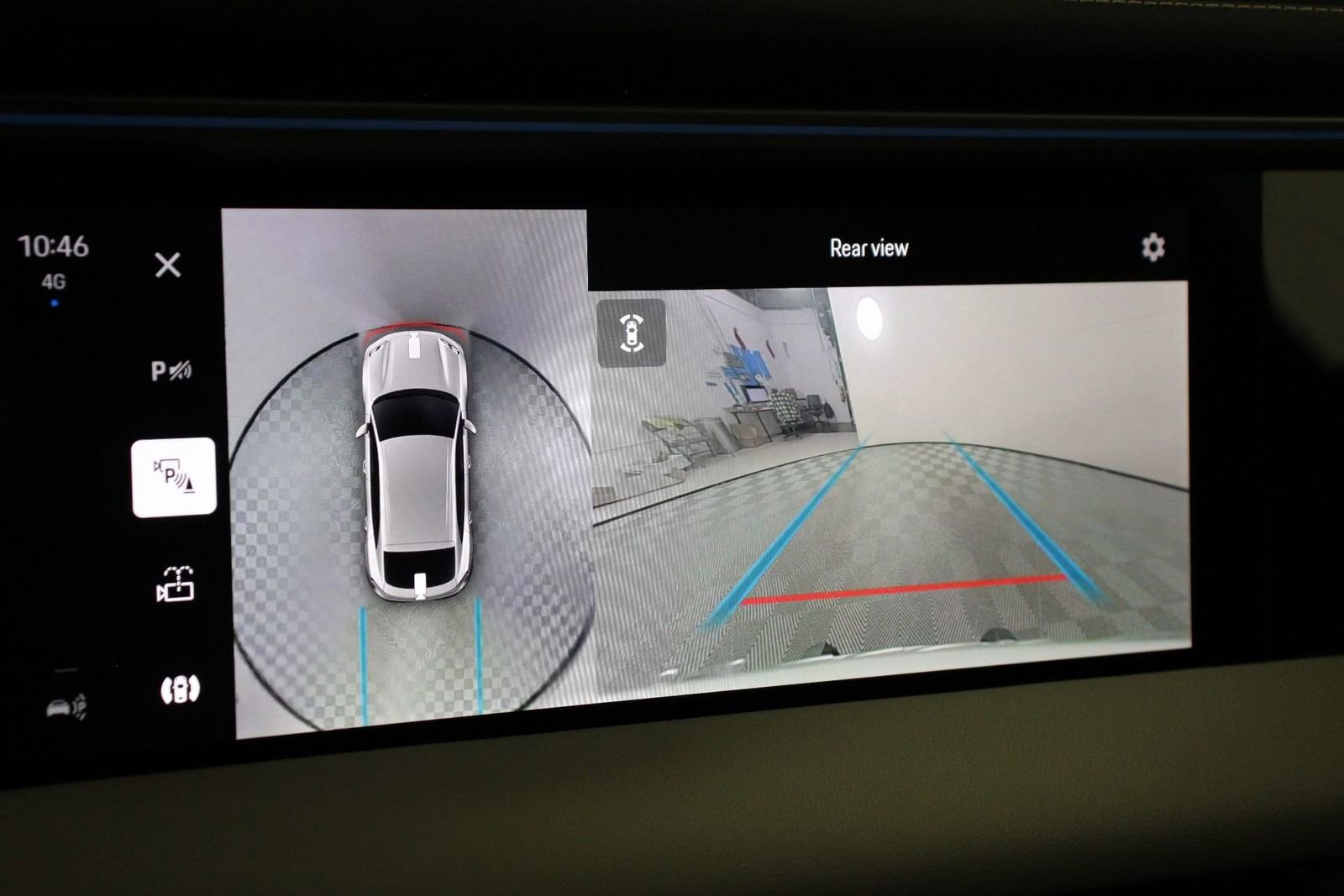 Certified 2024 Porsche Macan 4 Electric image 17