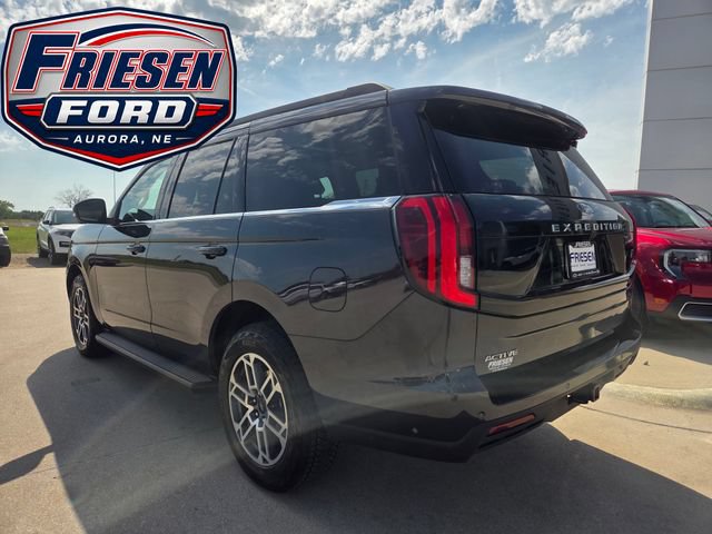 Used 2025 Ford Expedition Active AWD/4WD image 5