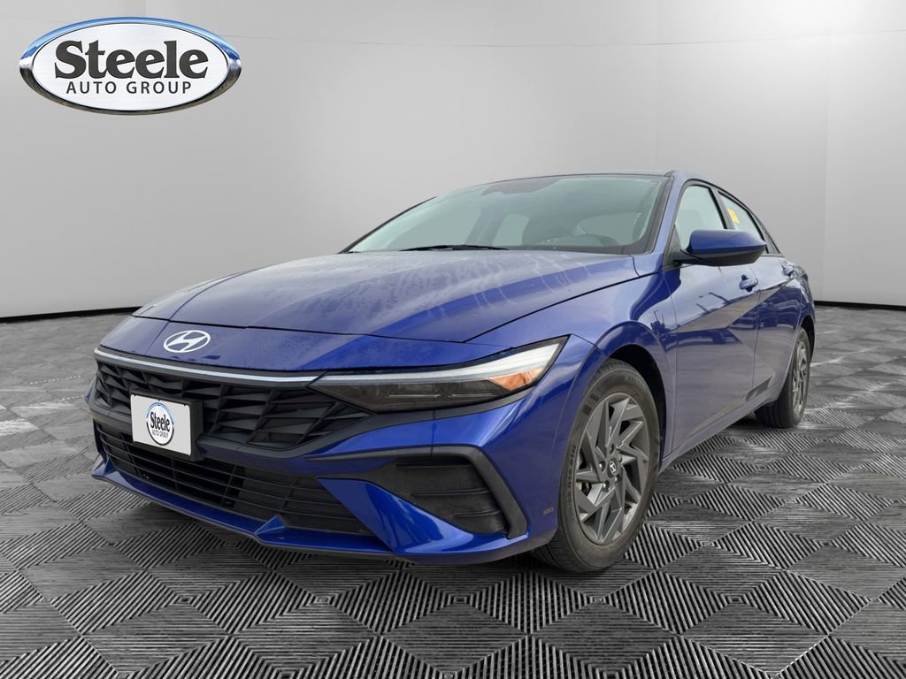 Used 2024 Hyundai Elantra SEL image 1