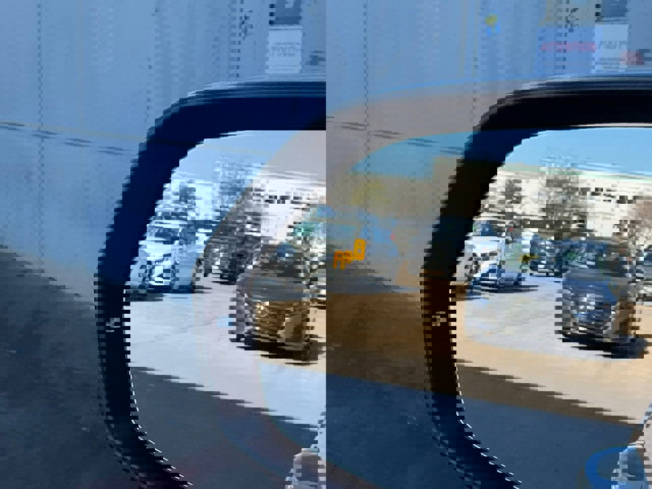 Used 2025 Volkswagen Atlas SE image 21