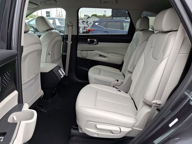 Certified 2023 Kia Sorento EX AWD/4WD image 10