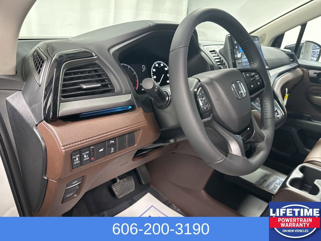 New 2026 Honda Odyssey Touring image 23