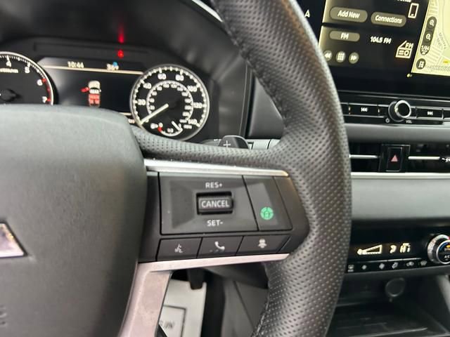 Used 2025 Mitsubishi Outlander SE image 21