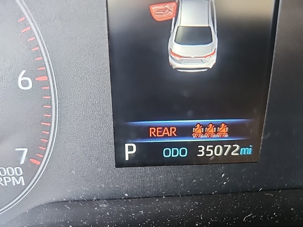 Used 2025 Toyota Corolla LE image 2