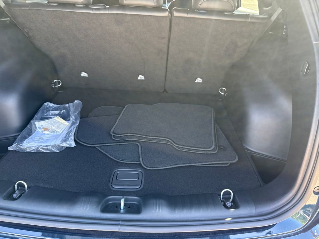 New 2026 Jeep Compass Latitude AWD/4WD image 24