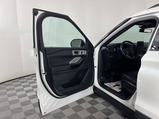 Used 2024 Ford Explorer ST w/ Equipment Group 401A image 17