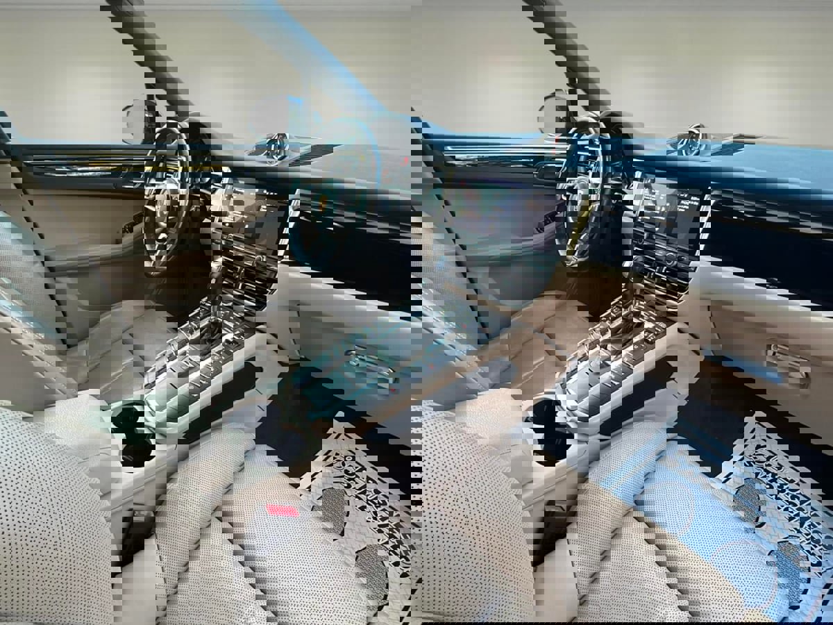 Used 2020 Porsche Macan image 16