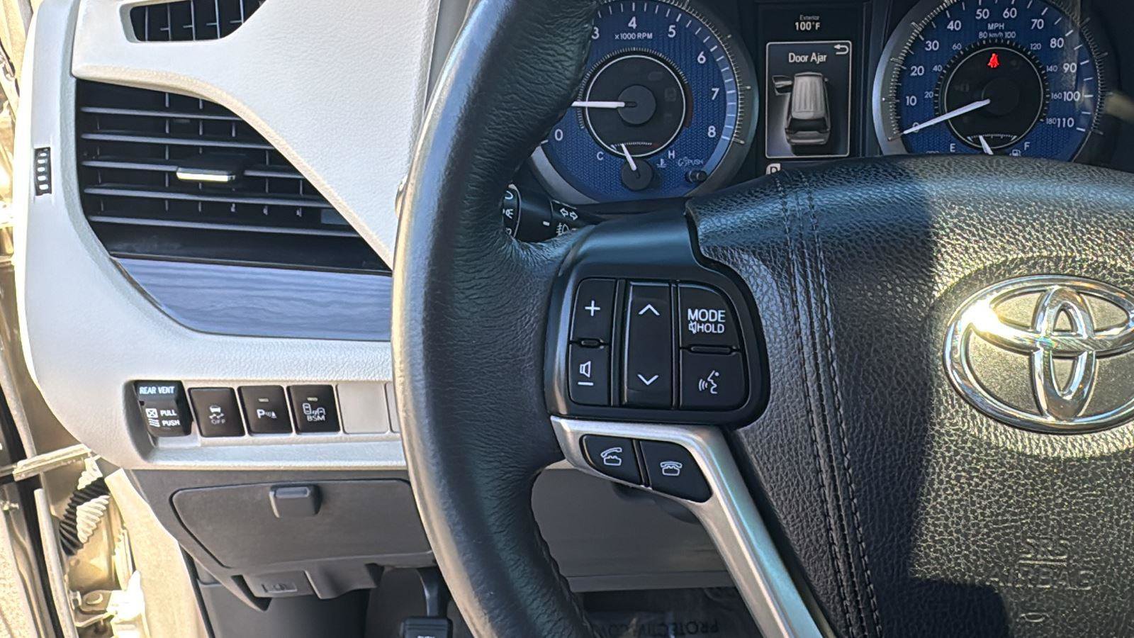 Used 2016 Toyota Sienna XLE w/ XLE Navigation Package image 16