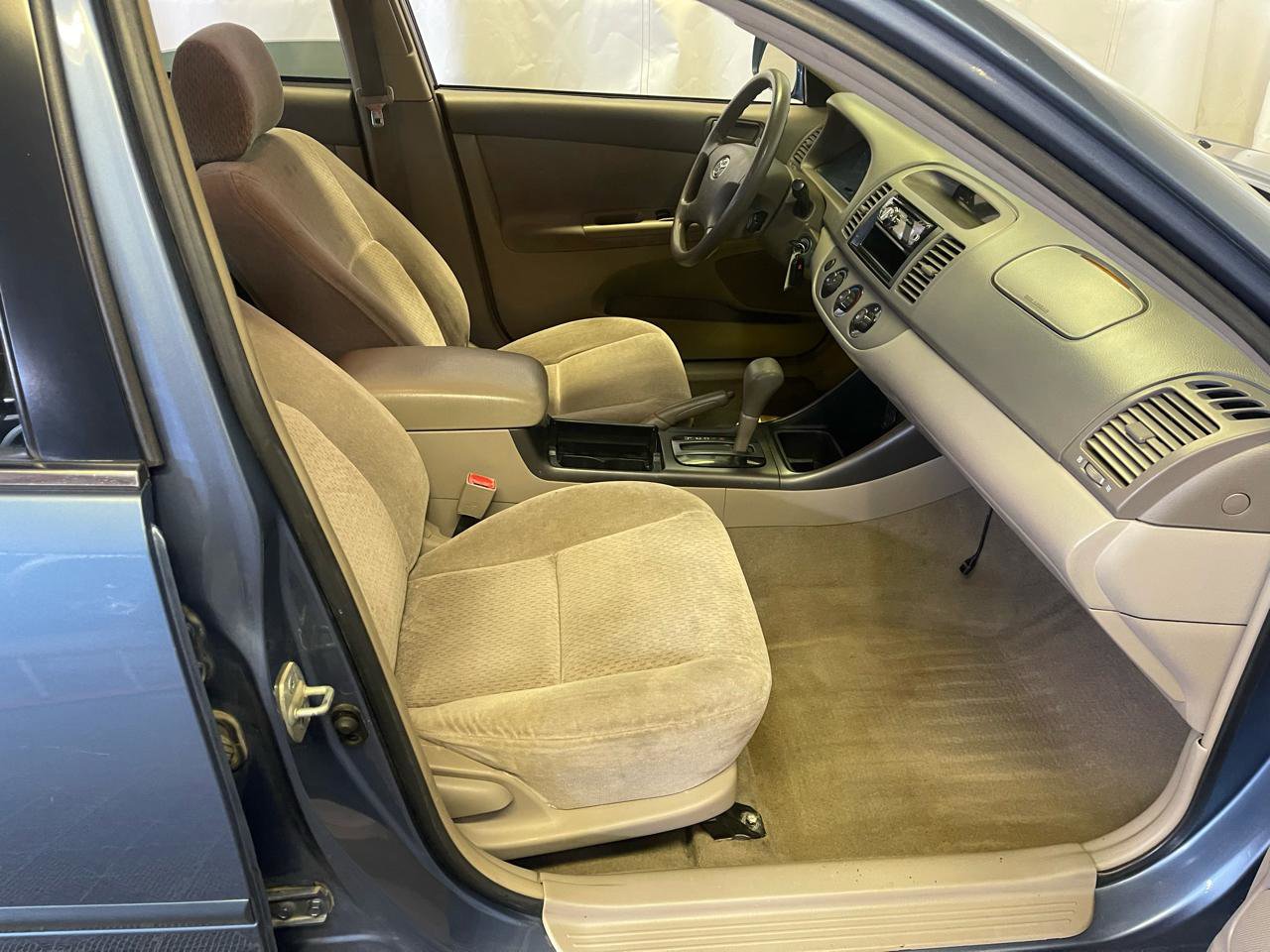 Used 2002 Toyota Camry LE FWD image 10