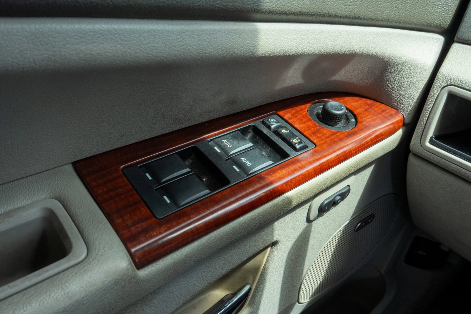 Used 2007 Jeep Grand Cherokee Limited RWD image 15