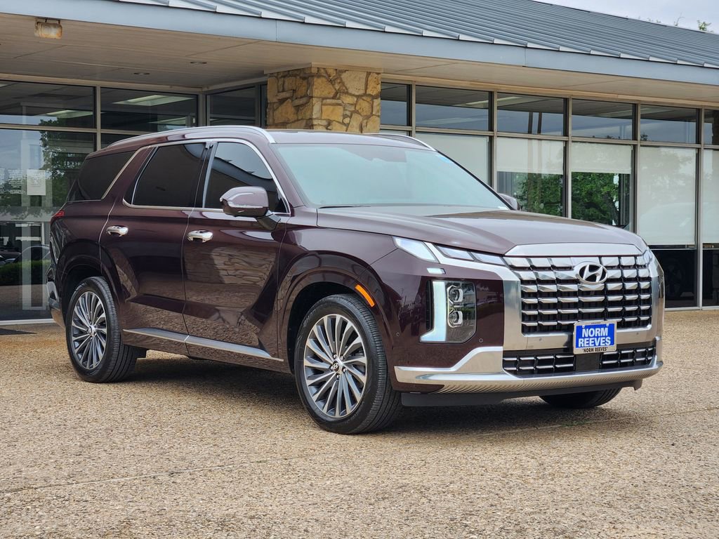 Used 2024 Hyundai Palisade Calligraphy FWD image 3