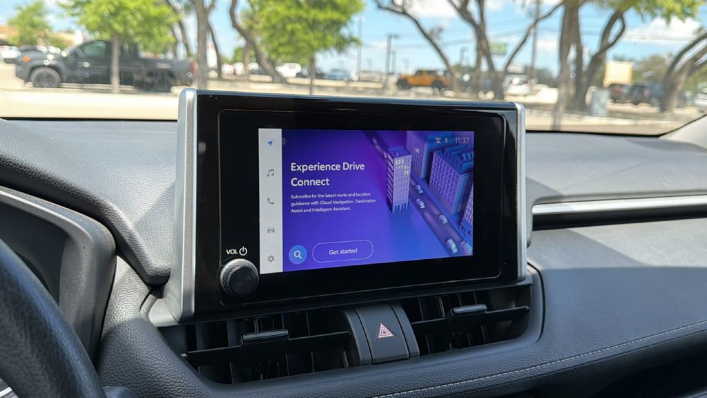 Certified 2025 Toyota RAV4 XLE image 28