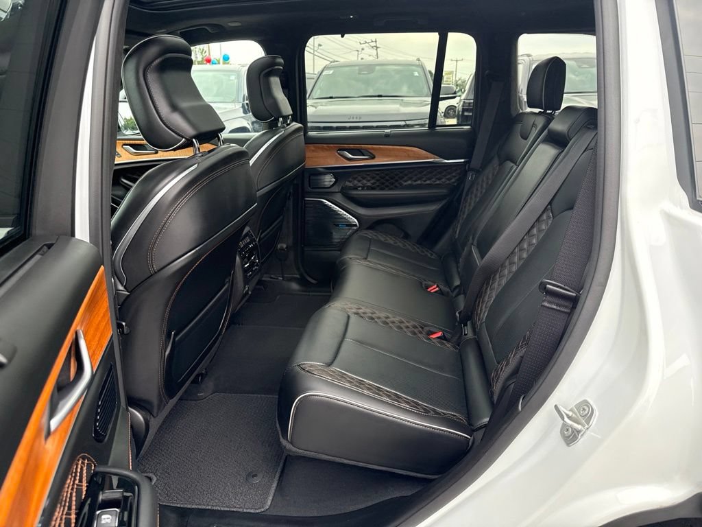 Certified 2024 Jeep Grand Cherokee Summit AWD/4WD image 25