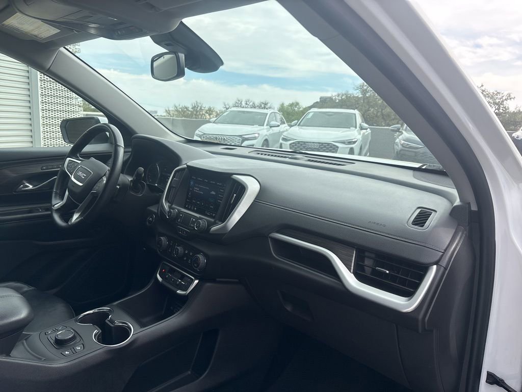Used 2024 GMC Terrain SLT image 15