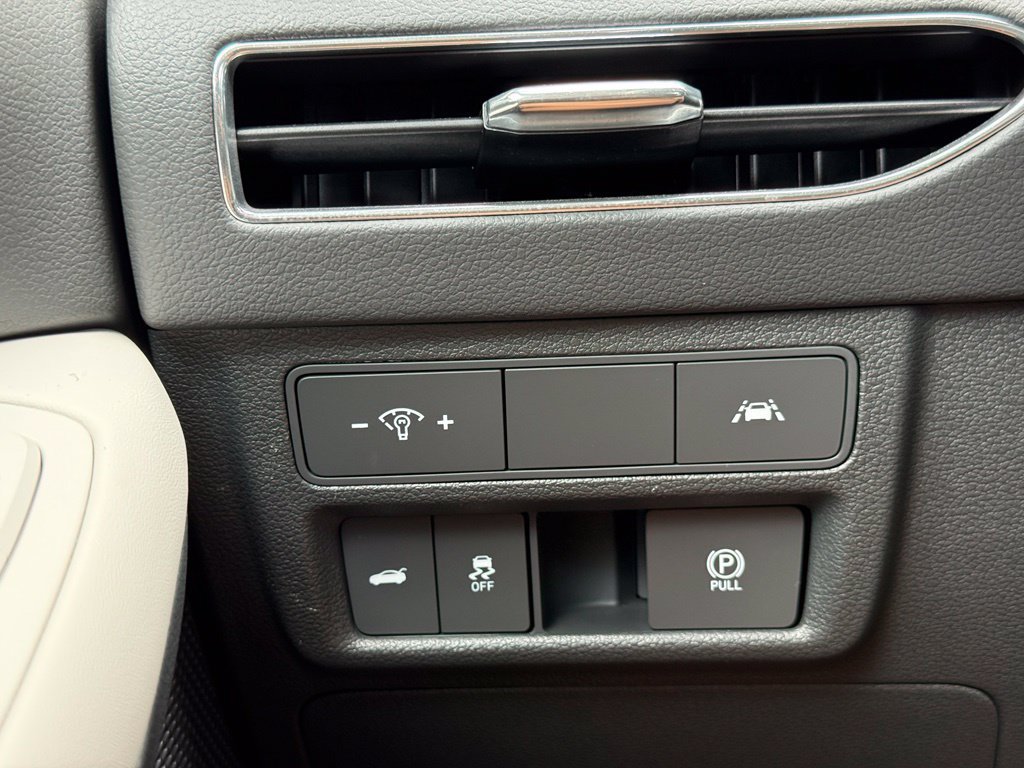 Certified 2023 Hyundai Sonata SEL w/ Preferred Accessory Package FWD image 12