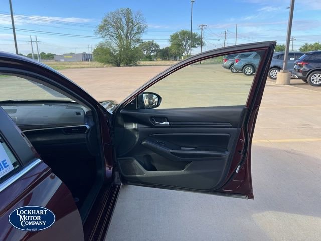 Used 2024 Nissan Altima 2.5 SV image 25