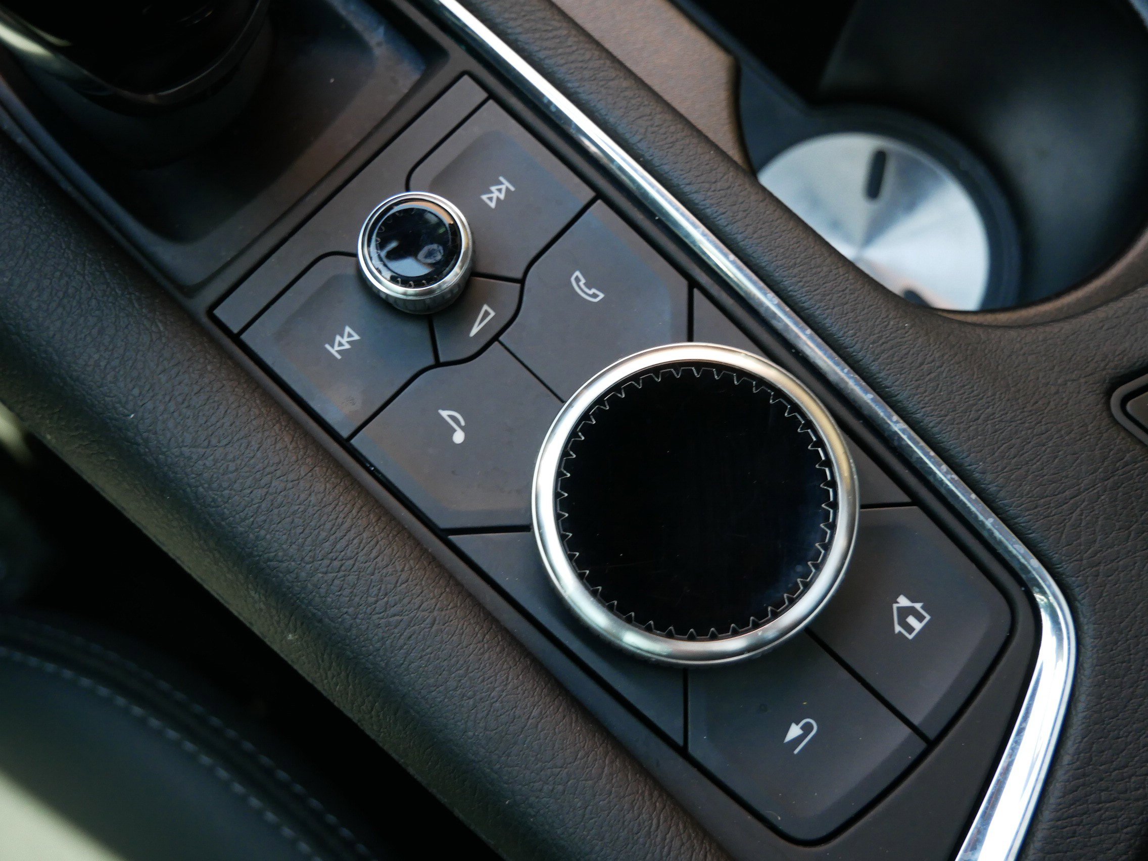 Certified 2022 Cadillac XT5 Premium Luxury FWD image 22