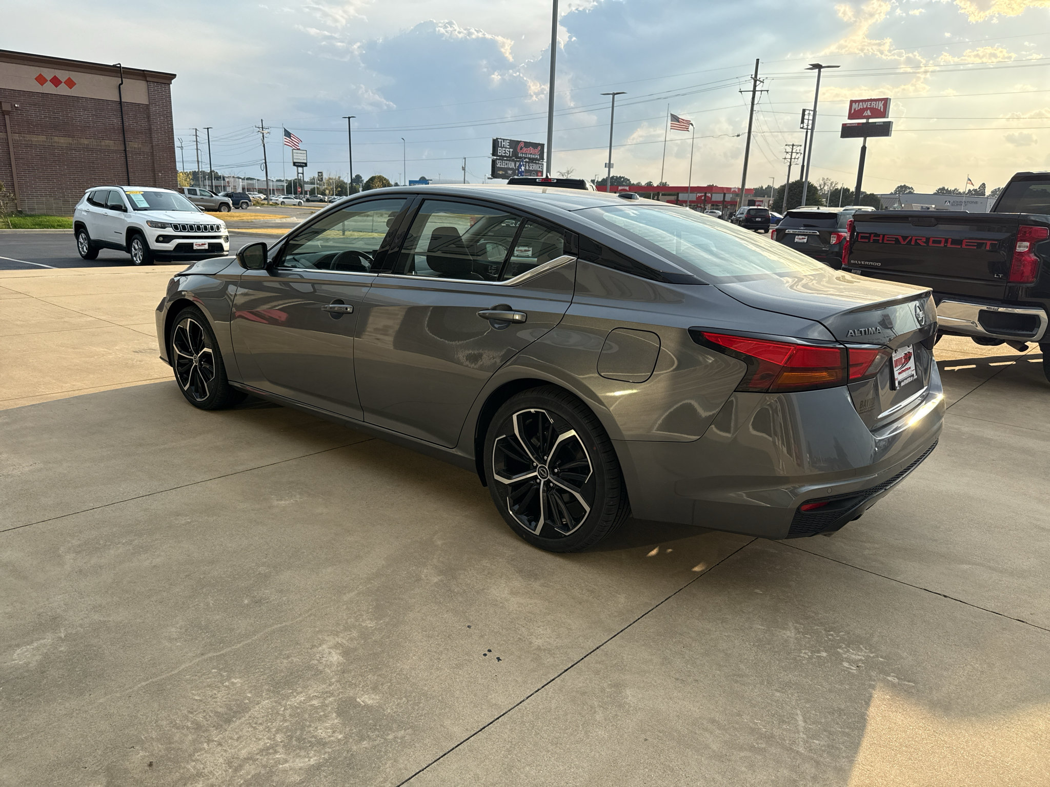 Used 2026 Nissan Altima 2.5 SR FWD image 5