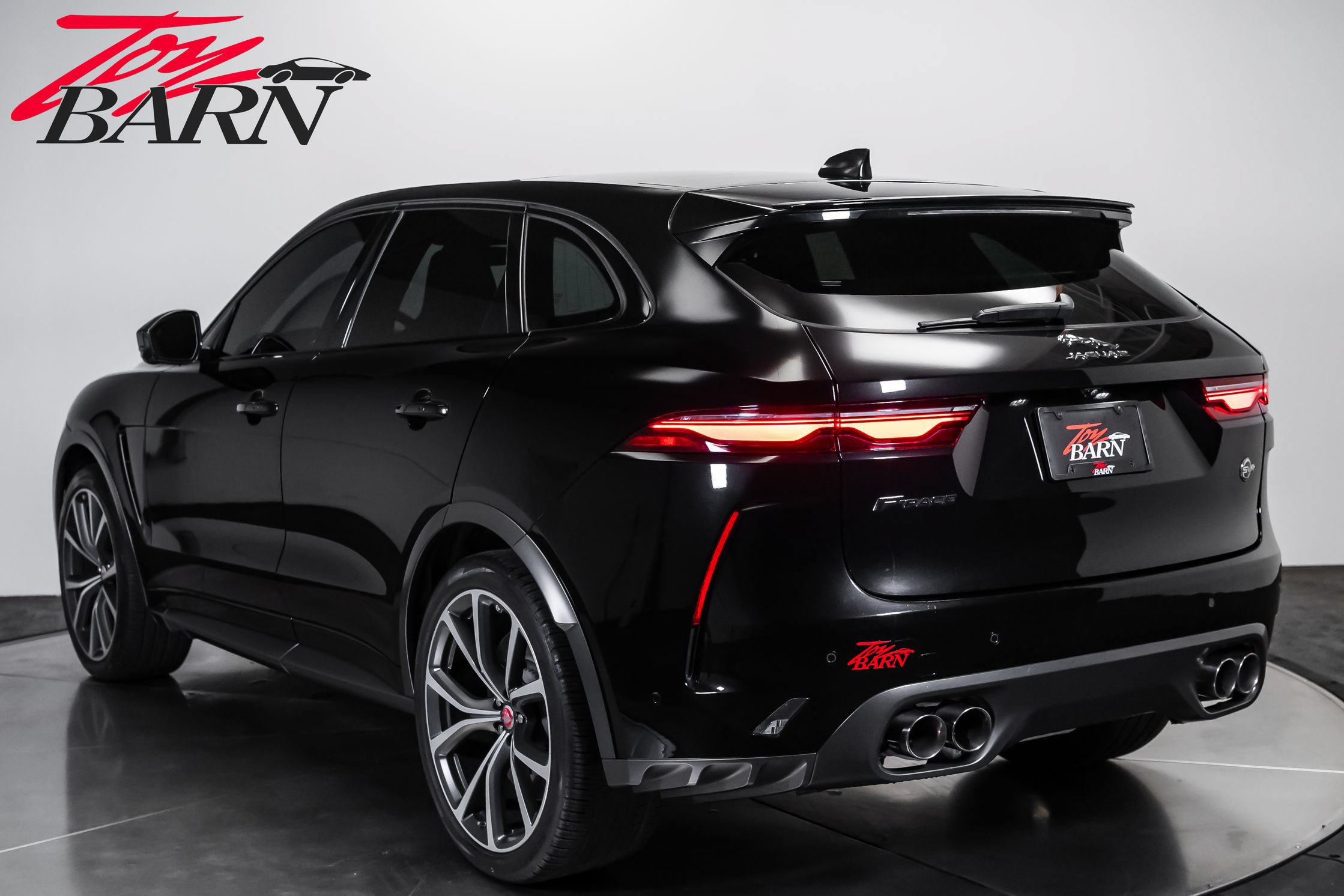 Used 2021 Jaguar F-PACE SVR AWD/4WD image 3