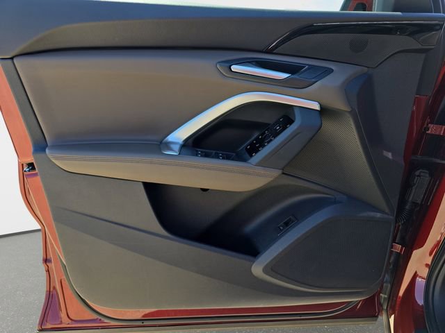 Used 2025 Audi Q5 Premium w/ Convenience Package image 30