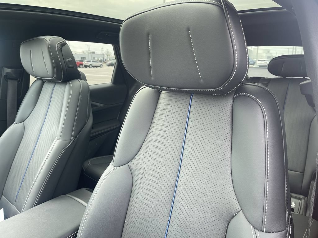 Certified 2024 Cadillac Lyriq Premium Luxury AWD/4WD image 17
