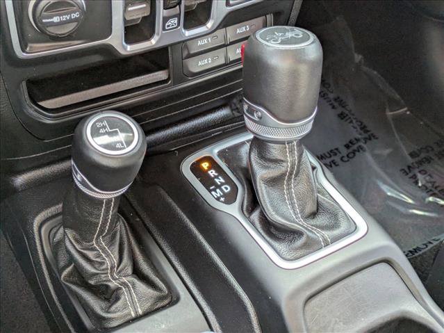 Used 2018 Jeep Wrangler Unlimited Sahara AWD/4WD image 12