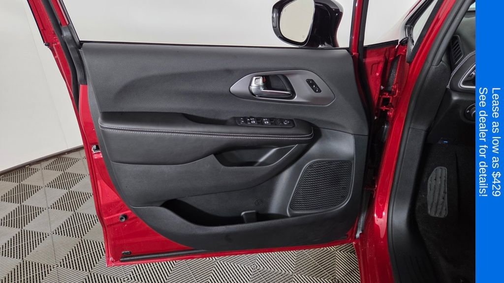 New 2026 Chrysler Pacifica Select image 13