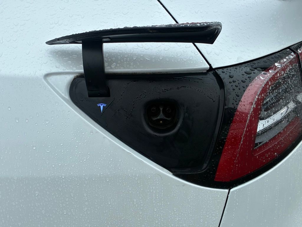 Used 2022 Tesla Model Y Performance image 46