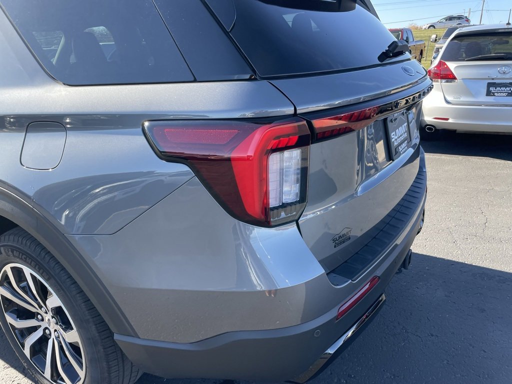 Used 2025 Ford Explorer ST-Line image 41