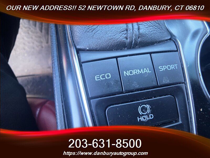 Used 2019 Toyota Camry XSE FWD image 15