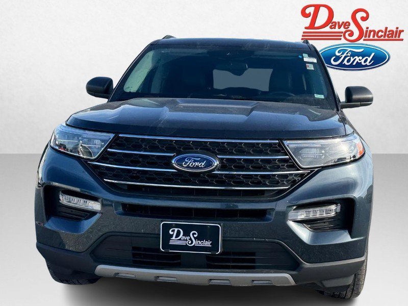 Used 2023 Ford Explorer XLT w/ Equipment Group 202A image 2