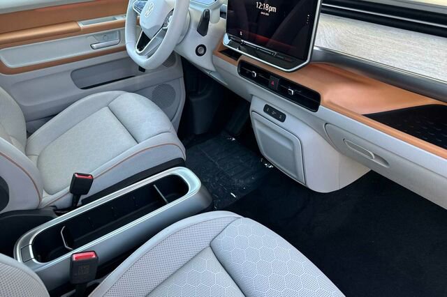 New 2025 Volkswagen ID. Buzz Pro S Plus image 17