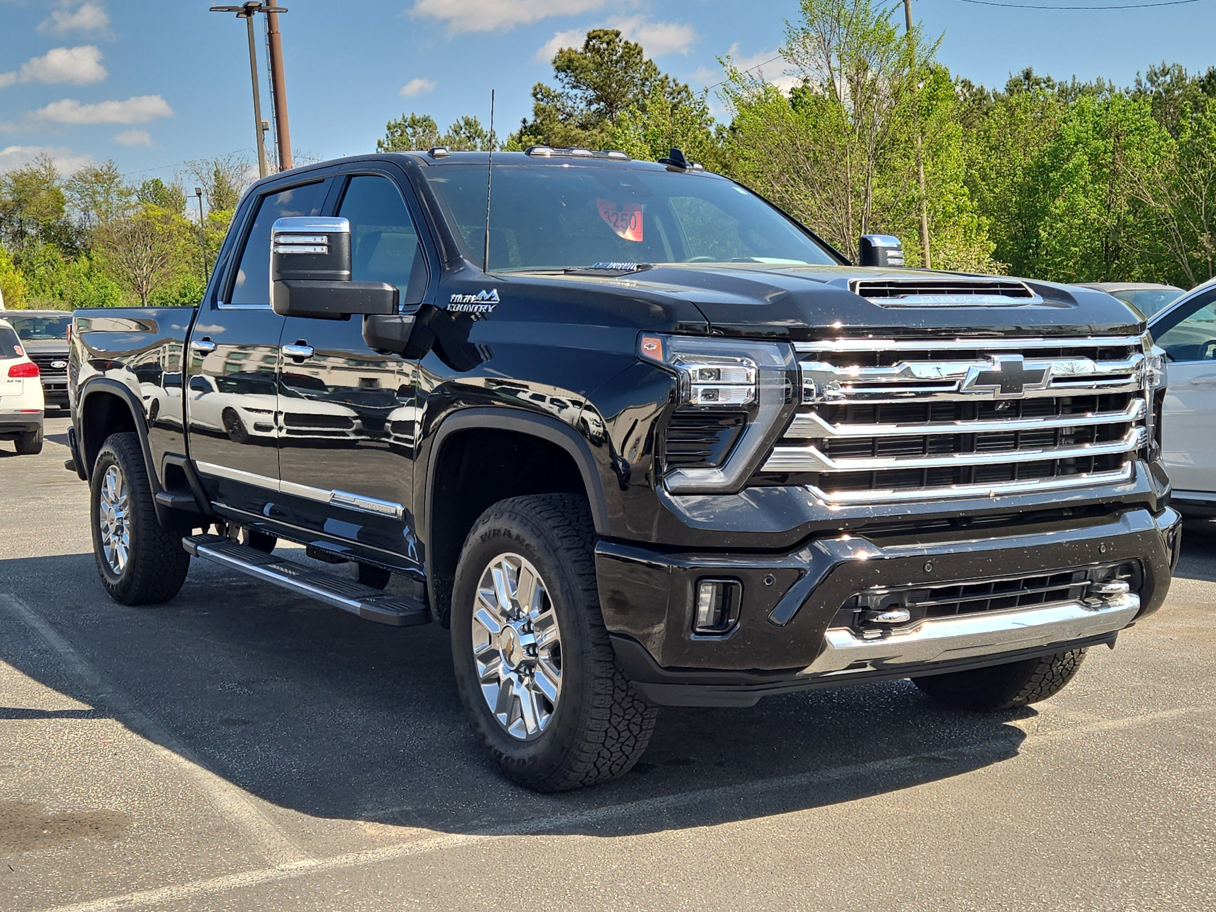 Used 2025 Chevrolet Silverado 2500 High Country w/ Technology Package image 3