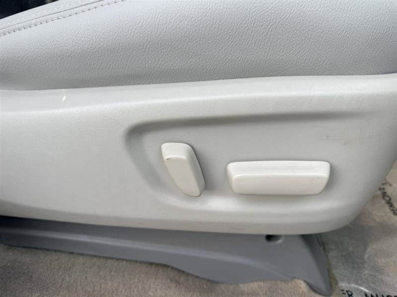 Used 2013 Toyota Sienna Limited w/ Premium Pkg FWD image 15