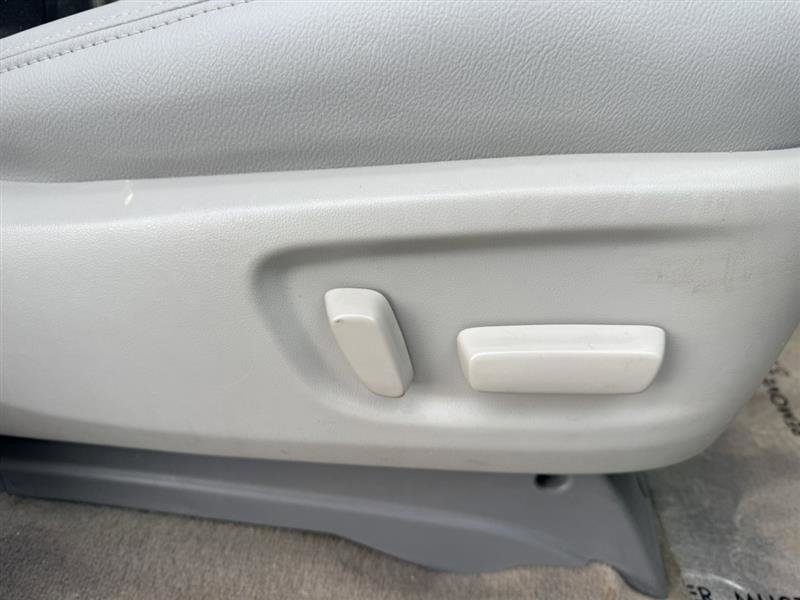 Used 2013 Toyota Sienna Limited w/ Premium Pkg image 15